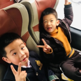 【综合实践活动】走进消防队， 致敬“火焰蓝”！